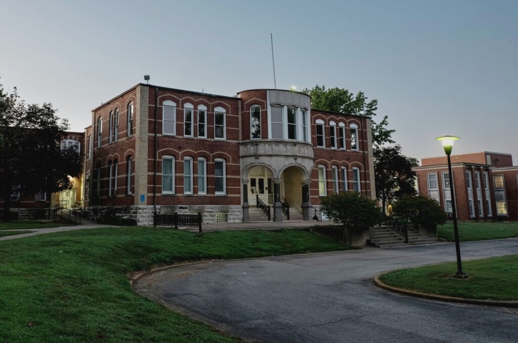 State to lay off hundreds at troubled southern Illinois mental health facility State to lay off hundreds at troubled southern Illinois mental health facility