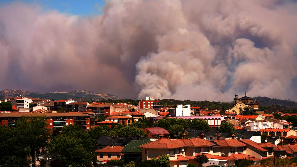 Click to play video: 'Spain’s Madrid region tackles “worst ever” wildfire season, declares national emergency'