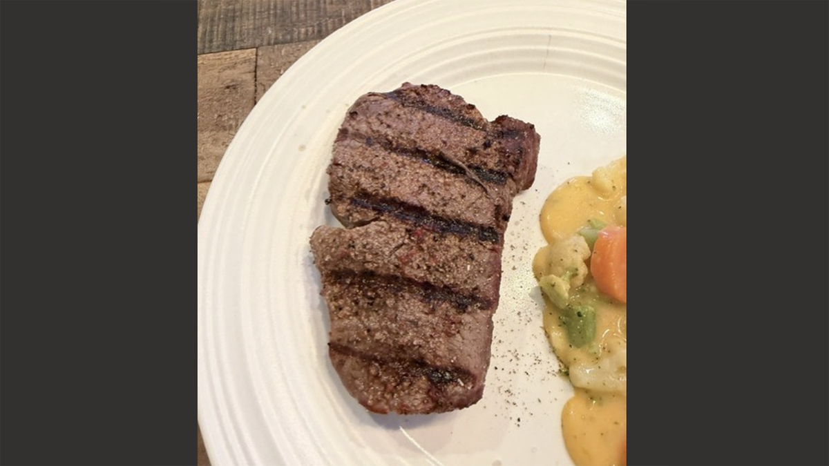 Screencaps reader Gen X Warren M sends in his filet on the grill.
