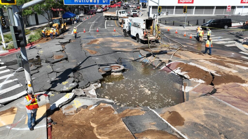 West Hollywood Flooding Forces Road Closures, Business Shutdowns Around Sunset Strip West Hollywood Flooding Forces Road Closures, Business Shutdowns Around Sunset Strip