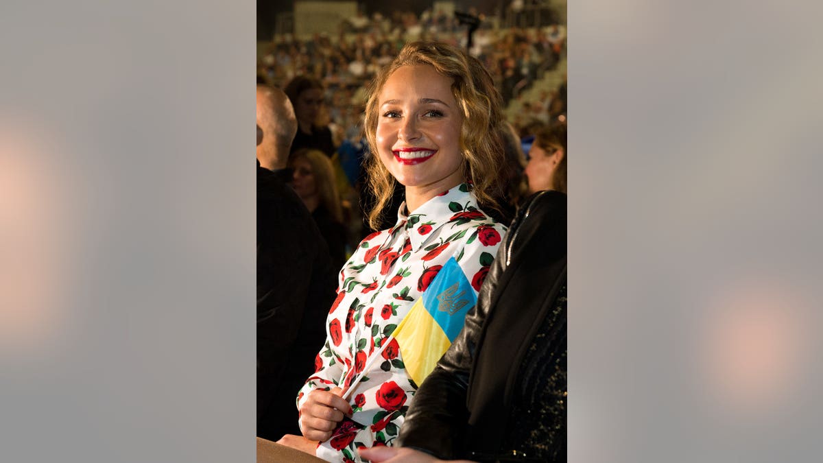 Hayden Panettiere attends a boxing match at the arena.
