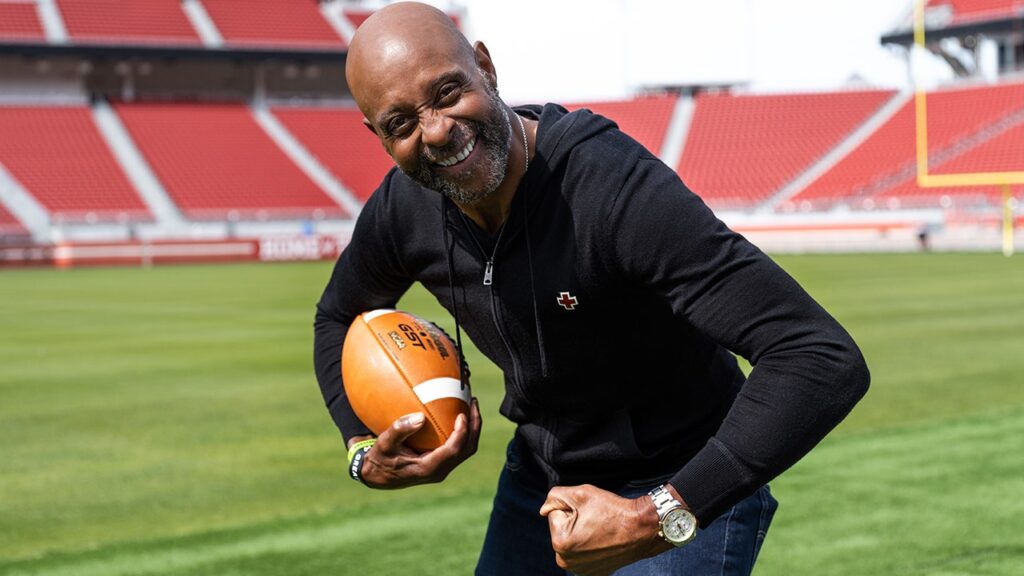 Jerry Rice storms into gallery after heckler taunts NFL legend at celebrity golf tournament Jerry Rice storms into gallery after heckler taunts NFL legend at celebrity golf tournament