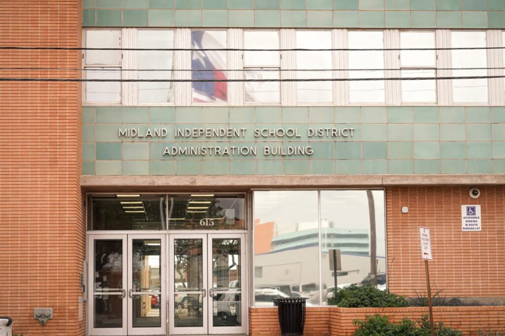 Texas’ longstanding ‘Robin Hood’ school finance system will face a new legal challenge Texas’ longstanding ‘Robin Hood’ school finance system will face a new legal challenge