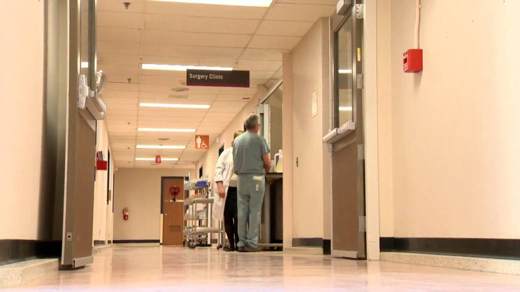 Click to play video: 'Long wait times at Manitoba ERs continue through summer, nurses say'