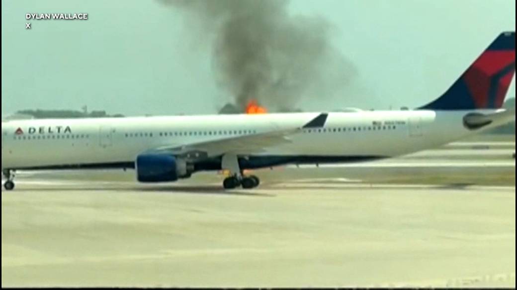 Click to play video: 'FAA investigating <a href=