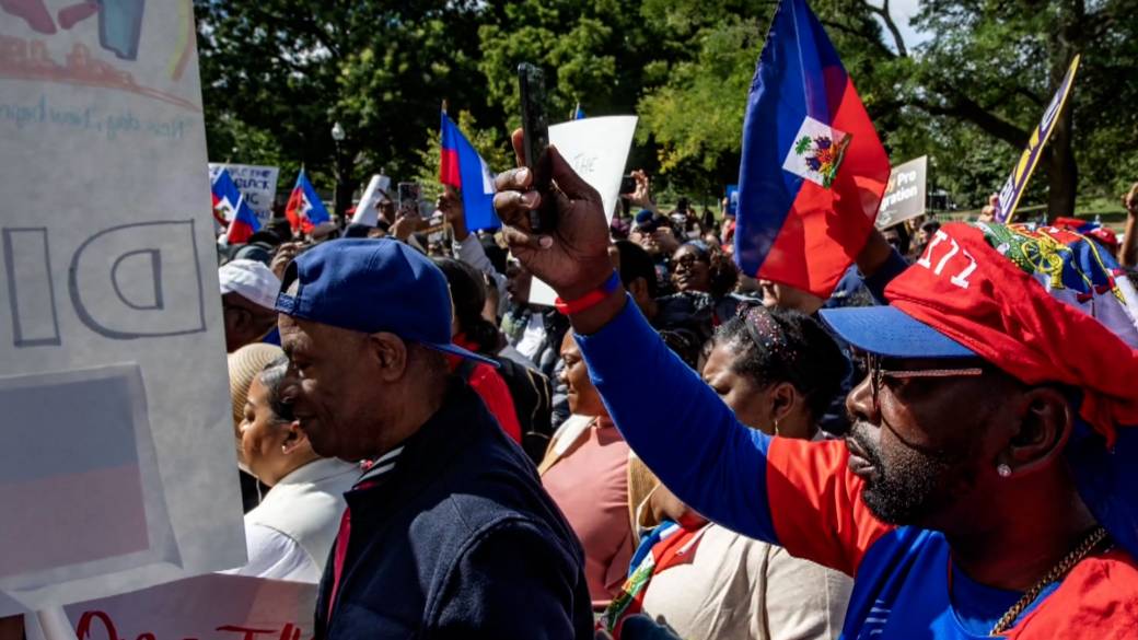 Click to play video: 'Over 300,000 Haitians face prospect of being sent back after US ends protected status'