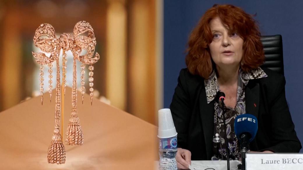 Click to play video: 'Paris prosecutor provides update on brazen Louvre heist, says stolen jewels not recovered'