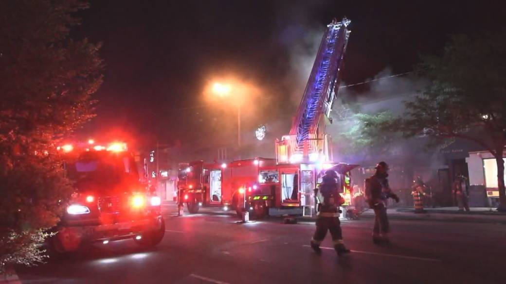 Click to play video: 'Toronto Police investigating restaurant fire as potential arson'