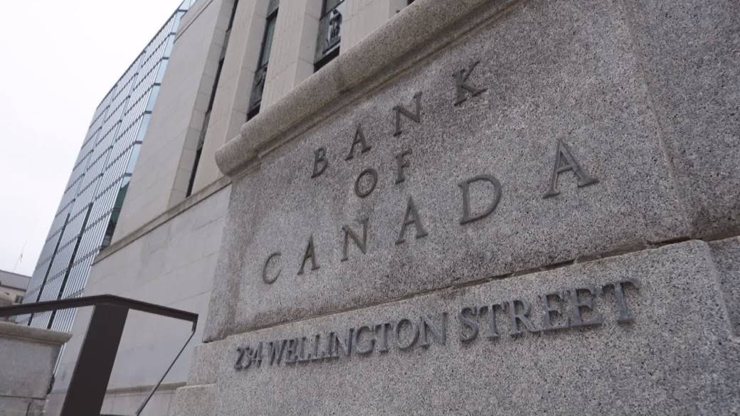 Click to play video: 'Inflation drops below 3% in June'