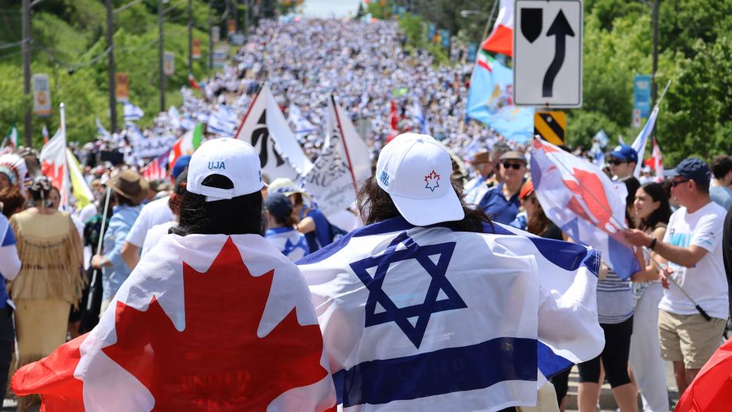 Click to play video: 'Tens of thousands of Jewish community members walk alongside allies in record-breaking 57th annual Walk With Israel'