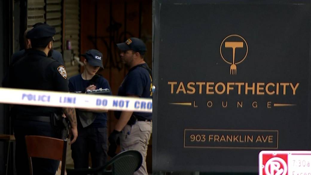 Click to play video: 'Brooklyn shooting at nightclub leaves 3 dead, 8 hurt as police seek multiple suspects'