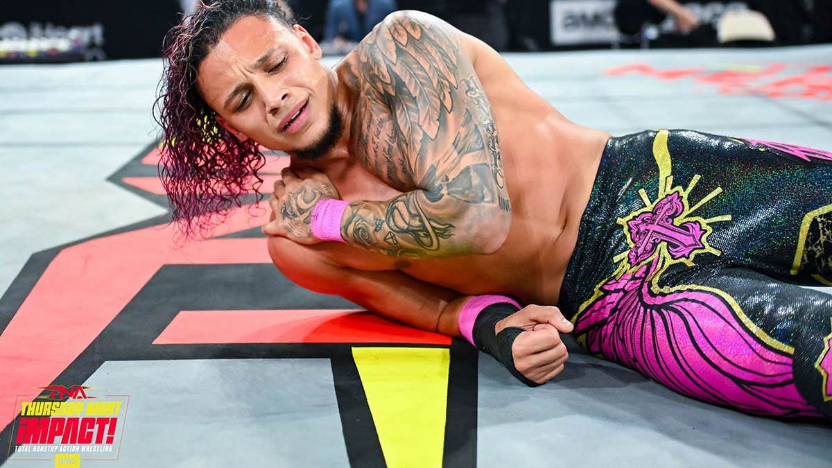 KC Navarro beat up in the ring