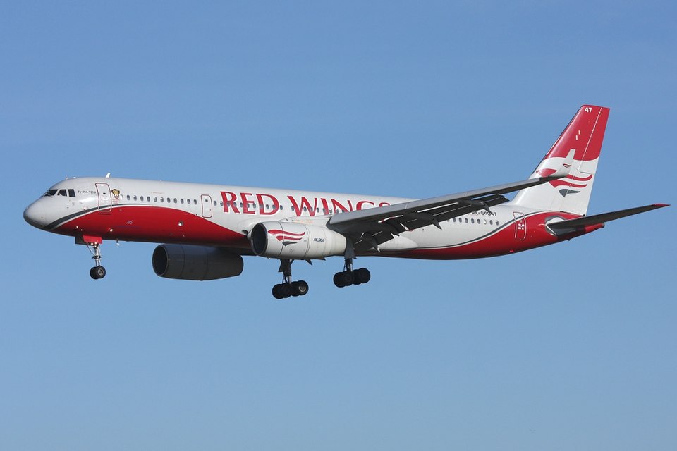 Tupolev Tu-204-100 Red Wings