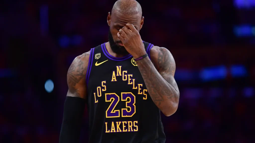 Heat predicted to pass on LeBron James, sign $305M future Hall of Famer, 17-year veteran All-Star Heat predicted to pass on LeBron James, sign $305M future Hall of Famer, 17-year veteran All-Star