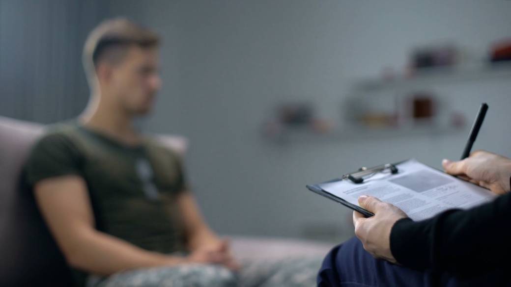 Click to play video: 'Barriers remain to accessing mental health services in Alberta'