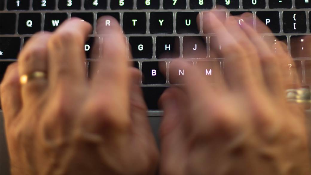 Click to play video: 'Calgary man charged with luring, sexually assaulting teenage girls'