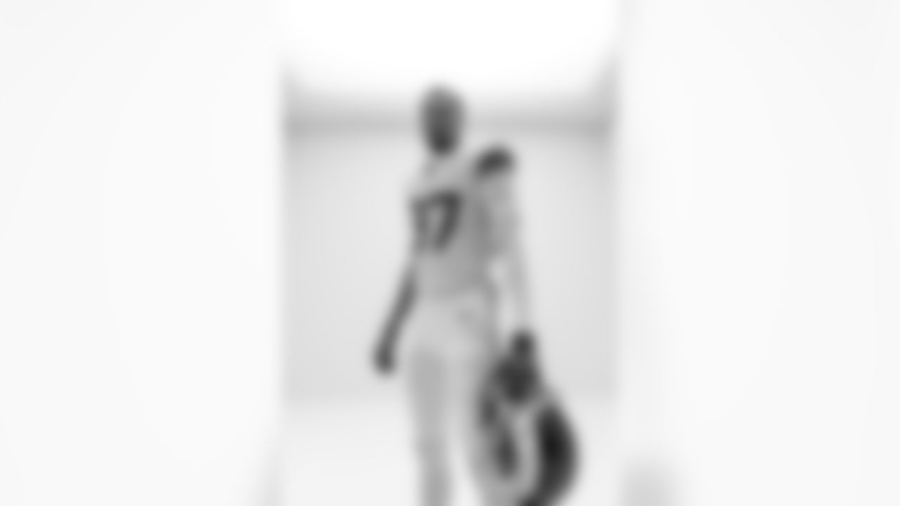 E_260310_Hero_Set_Quentin_Lake_RH_0057