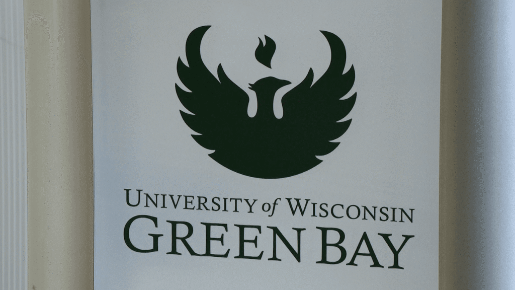 UWGB helping to meet employers needs with accelerated computer science degree UWGB helping to meet employers needs with accelerated computer science degree