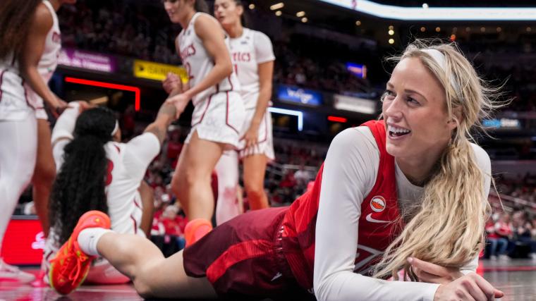 Sophie Cunningham wears tight minidress, sunglasses before Fever vs. Storm Sophie Cunningham wears tight minidress, sunglasses before Fever vs. Storm