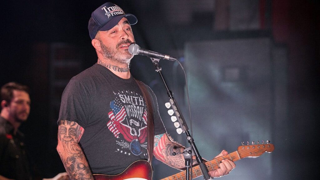 Aaron Lewis says music industry turned its back on him because of his politics Aaron Lewis says music industry turned its back on him because of his politics