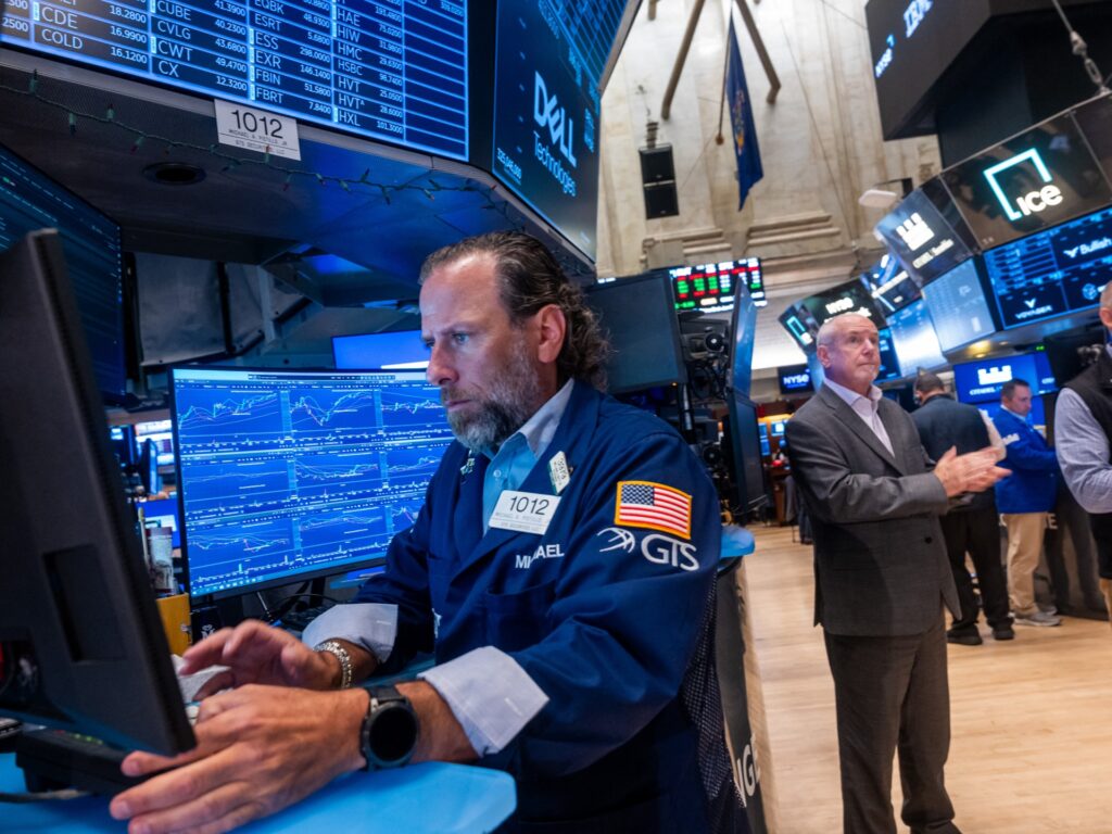 Trump’s Iran strike comments shake markets, Brent crude hits two Trump’s Iran strike comments shake markets, Brent crude hits two