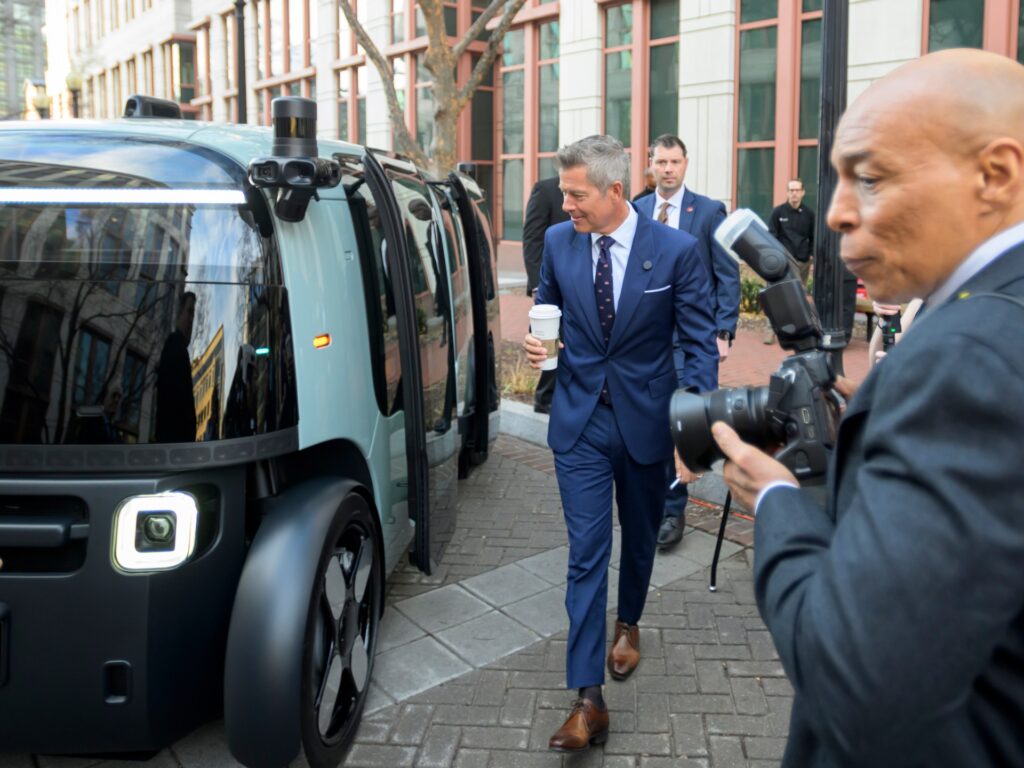 Amazon’s Zoox recalls self-driving vehicles amid emergency response issues Amazon’s Zoox recalls self-driving vehicles amid emergency response issues