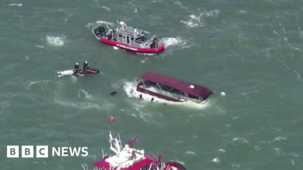 One dead and three missing after boat sinks near Alcatraz One dead and three missing after boat sinks near Alcatraz