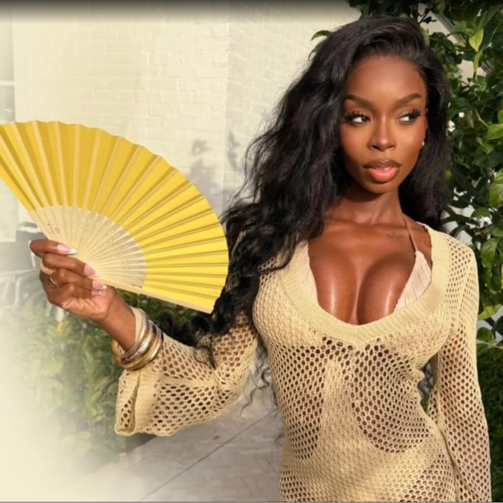 Olandria Carthen’s Poolside Fashion Picks Are So Villa