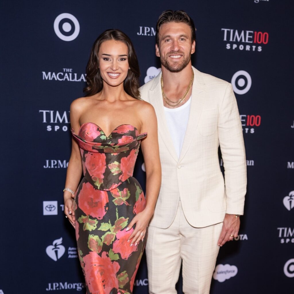 NFL’s Kyle Juszczyk Reveals Why Taylor Swift, Travis Kelce’s Marriage Makes “So Much Sense” NFL's Kyle Juszczyk Reveals Why Taylor Swift, Travis Kelce's Marriage Makes "So Much Sense"