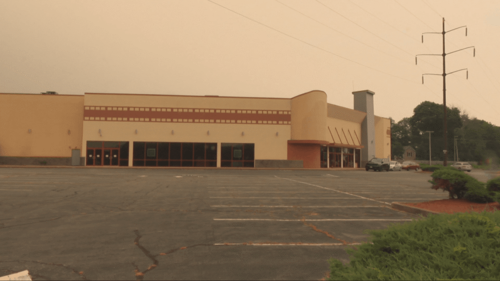 Swansea movie theater gets new owner Swansea movie theater gets new owner