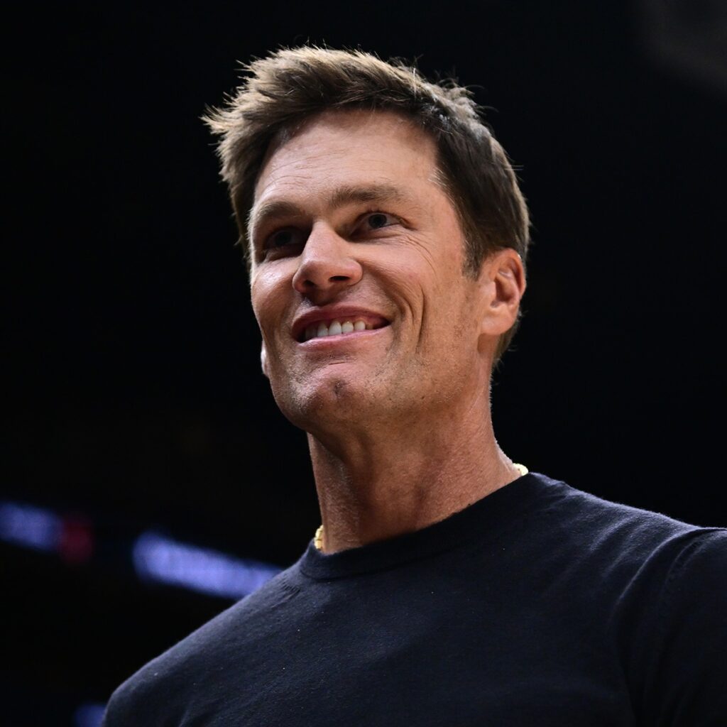 Tom Brady Reacts to Video of Him Slapping Logan Paul Onstage Tom Brady Reacts to Video of Him Slapping Logan Paul Onstage