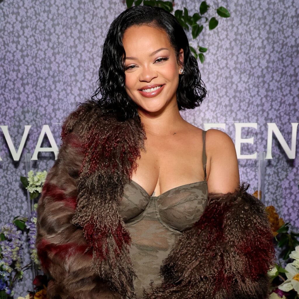 Rihanna Turns Heads With First Performance in Years at Jay