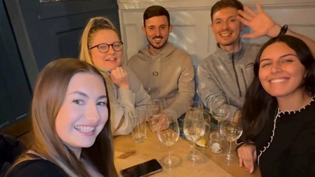 Man turns tragic loss of best friend to suicide into urgent outreach to lonely strangers Man turns tragic loss of best friend to suicide into urgent outreach to lonely strangers