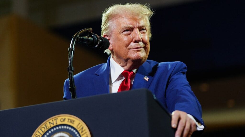 Trump weighs in on LeBron James vs Michael Jordan debate: ‘I only like people that like me’ Trump weighs in on LeBron James vs Michael Jordan debate: 'I only like people that like me'