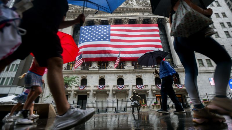 Shorts are back in fashion on Wall Street Shorts are back in fashion on Wall Street
