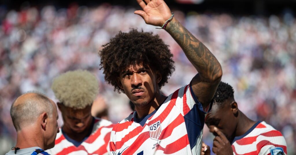 Chris Richards on Balogun red card controversy, U.S.-Belgium knockout match: “It’s business as usual” Chris Richards on Balogun red card controversy, U.S.-Belgium knockout match: "It's business as usual"