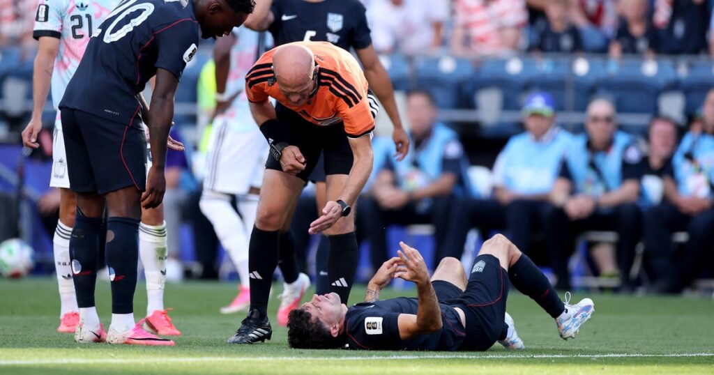 U.S. star Christian Pulisic fractured his leg in World Cup loss to Belgium U.S. star Christian Pulisic fractured his leg in World Cup loss to Belgium