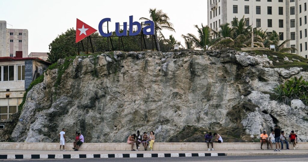 Senior defense officials looking at Cuba military options Senior defense officials looking at Cuba military options