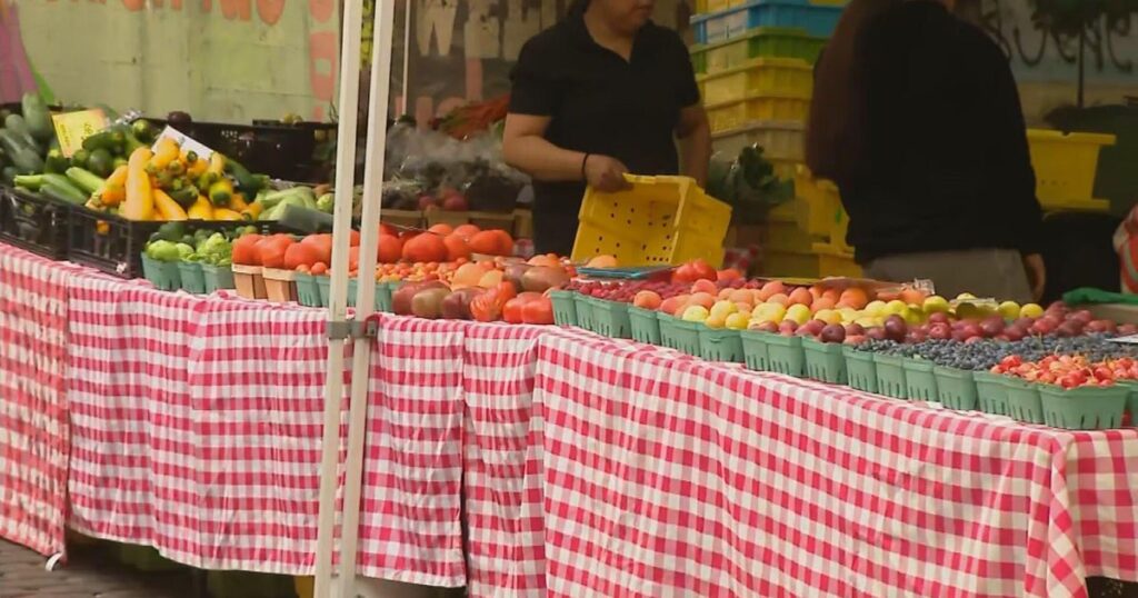 Glenwood Sunday Market celebrates 17 years bringing fresh food to Chicago’s Rogers Park community Glenwood Sunday Market celebrates 17 years bringing fresh food to Chicago's Rogers Park community