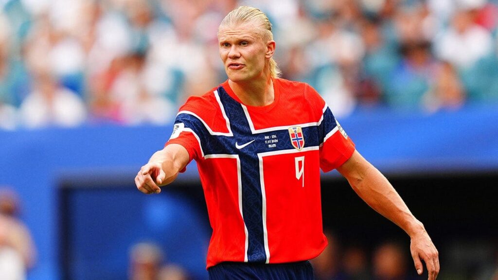 Social media was not impressed by Norway subbing off Erling Haaland with their World Cup on the line Social media was not impressed by Norway subbing off Erling Haaland with their World Cup on the line