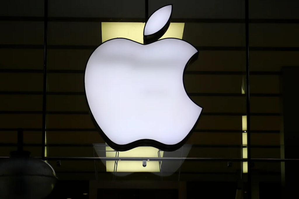 Apple announces chip deal with Broadcom worth more than $30 billion Apple announces chip deal with Broadcom worth more than $30 billion