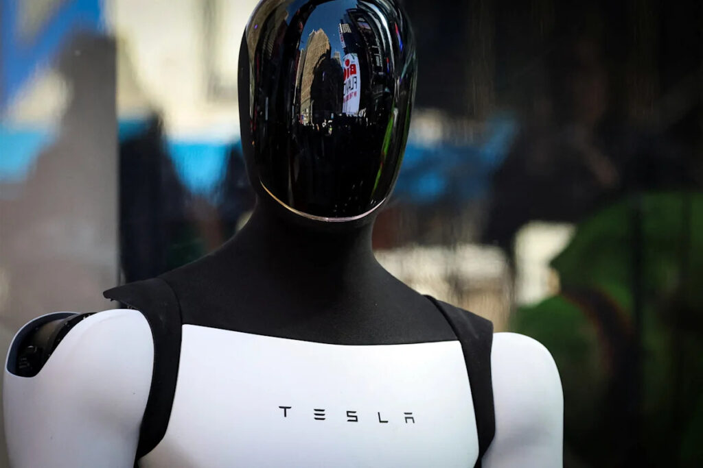 Tesla reports Q2 earnings miss but beats on revenue; cap-ex spending seen at $25 billion for the year