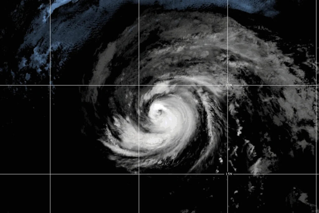 Traveling to Hawaii this week? What Hurricane Fausto means for your trip Traveling to Hawaii this week? What Hurricane Fausto means for your trip