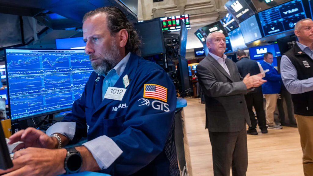 Stock market today: Dow, S&P 500, Nasdaq fall as semiconductors sell off, oil prices jump