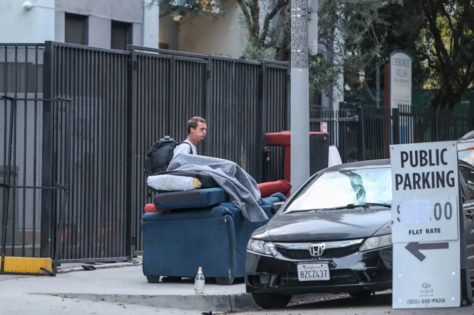 Photos captured by the Post show several people experiencing homelessness posted up by a dirty couch tossed out on the street, a now common and frequent sight along the Hollywood Walk of Fame. Rafael Fontoura for CA Post