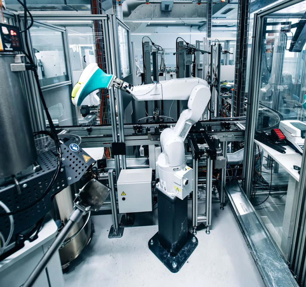 Inside On’s tech lab, where robots build running shoes in 3 minutes and can eliminate up to 300 hours of human work Inside On’s tech lab, where robots build running shoes in 3 minutes and can eliminate up to 300 hours of human work