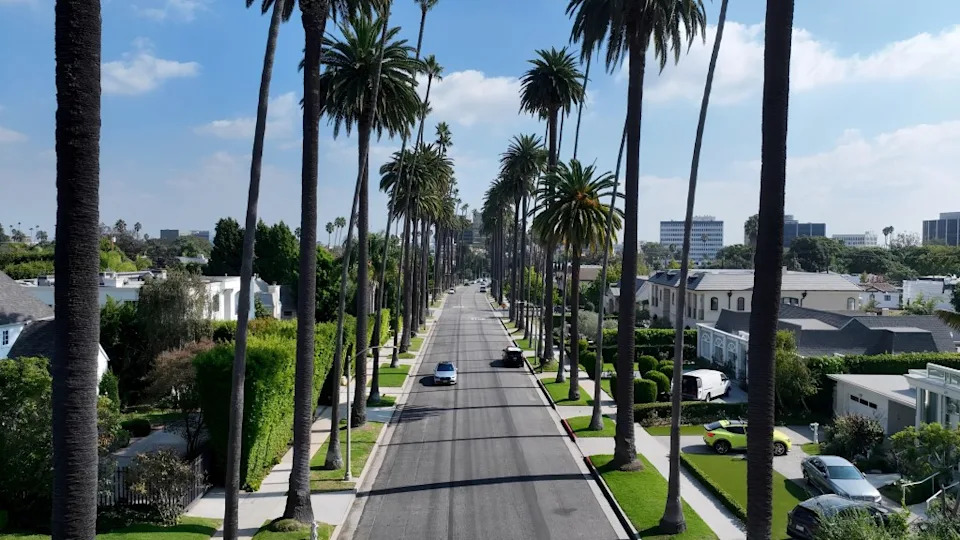 Carmelita Drive At Beverly Hills In Los Angeles United States Getty Images