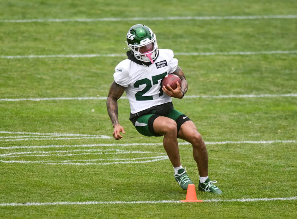 New York Jets News: Fresh off a new contract, Breece Hall looks to take the next step New York Jets News: Fresh off a new contract, Breece Hall looks to take the next step