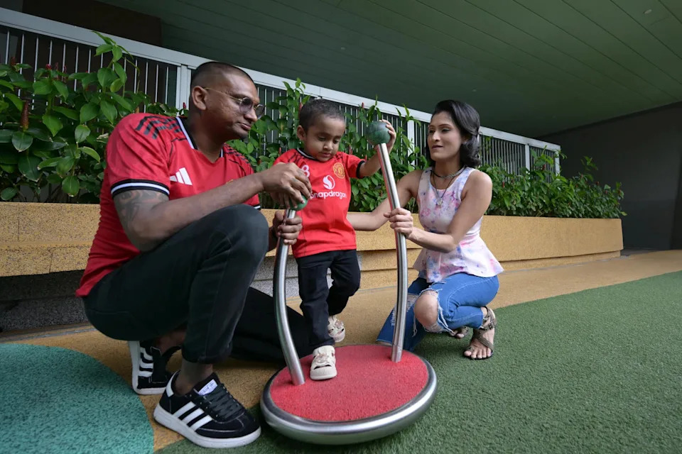 Isaiah's mother Melissa Orchard was supposed to donate part of her liver to him. However, scans showed lesions in her spleen and, after having it removed, she was out of the picture.
