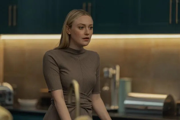 Dakota Fanning as Jenny Kaminski in